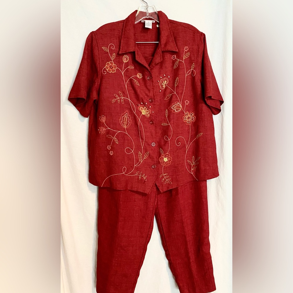 2 Piece Alfred Dunner Embroidered Coral Short sleeve Pantsuit. 14 Top 16 Pant